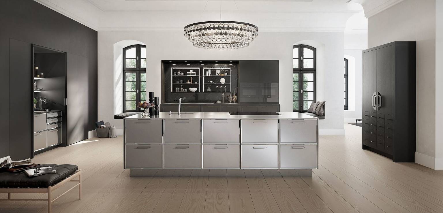 SieMatic Classic BeauxArts SE in black matte oak with kitchen island and Chinese wedding cabinet